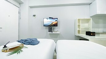 Stunning and Comfy Studio at Green Bay Pluit Apartment