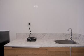 Modern Style and Homey Studio Apartment Collins Boulevard