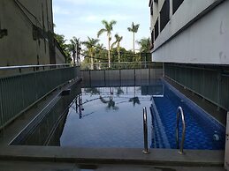 Homey Studio Apartment at Beverly Dago