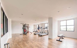 Modern Look and Homey Studio Apartment The Alton