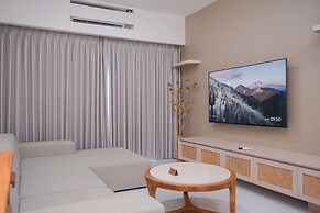 Comfortable and Best View 3BR Apartment Sky House BSD