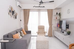 Spacious & Elegant 3BR Apartment at Sky House BSD