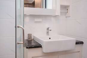 Spacious & Elegant 3BR Apartment at Sky House BSD