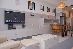 Spacious & Elegant 3BR Apartment at Sky House BSD