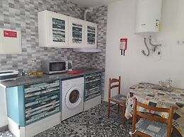 Tropicana Holiday Apartments