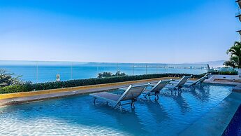 HOLT Grand Miramar Residences