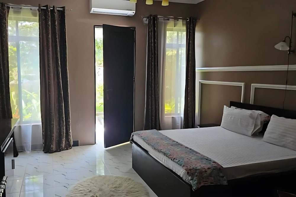 Maggie Rest House