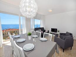 Apartment in Roses With Stunning Sea Views