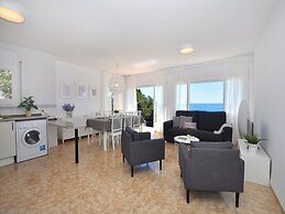 Apartment in Roses With Stunning Sea Views