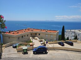 Apartment in Roses With Stunning Sea Views