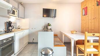 Mountain-view Apartment for 6 Guests