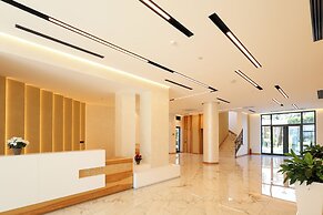 Hotel & Restaurant Grand White City