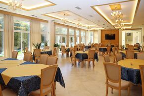 Hotel & Restaurant Grand White City