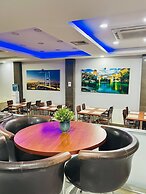 Lal Hotel