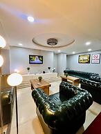 Lal Hotel