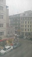 Lal Hotel