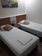 Lal Hotel