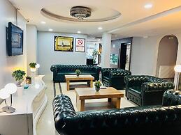 Lal Hotel