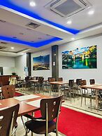 Lal Hotel
