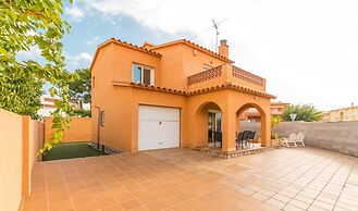 Villa in Riells Beach With Private Pool