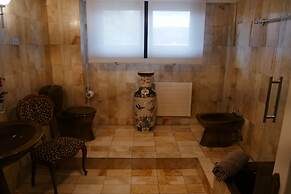 KH Lezama Suites