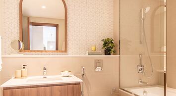 Manzil-1BR with Beach & Marina Access