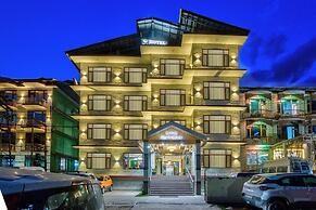 Hotel Day Night