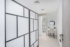 Luxury Stay At JVC with Pool & Gym