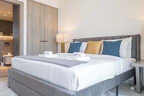 Luxury Stay At JVC with Pool & Gym
