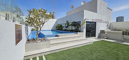 Luxury Stay At JVC with Pool & Gym