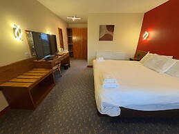 Tollgate Hotel