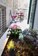 Room-triple Studio in the City Center