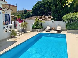 Villa With Pool, Walk to Beach, Restaurants, Shops