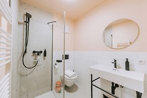 Velotique Hotel Angelika - Self-Check-in