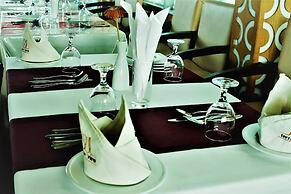 Hotel Luxury Inn