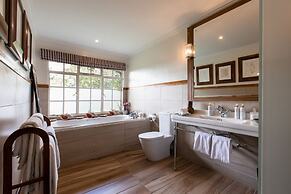 Hemingways Eden Residence