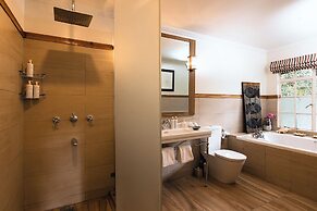 Hemingways Eden Residence