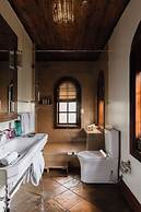 Hemingways Eden Residence