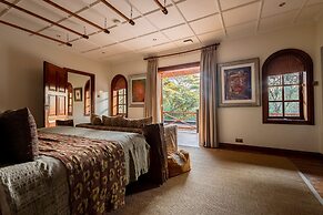 Hemingways Eden Residence