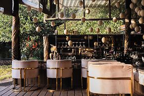 Hemingways Eden Residence