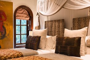 Hemingways Eden Residence