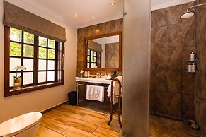 Hemingways Eden Residence