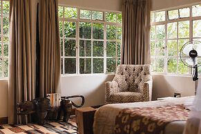 Hemingways Eden Residence
