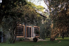 Hemingways Eden Residence