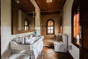 Hemingways Eden Residence