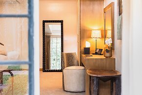 Hemingways Eden Residence