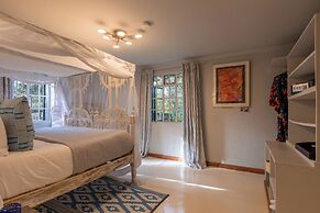 Hemingways Eden Residence