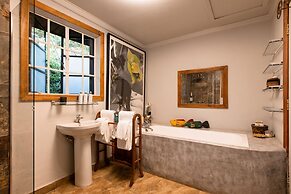 Hemingways Eden Residence