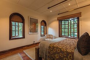 Hemingways Eden Residence