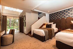 Hemingways Eden Residence